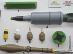 Школи Донбасу отримали макети для уроків з мінної безпеки