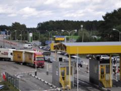 На кордоні зі Словаччиною та Польщею скупчилися автомобілі