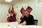Pedro Leon signed a new contract with Eibar