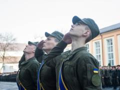 В Харькове торжественно проводили домой отслуживших  срочку  гвардейцев
