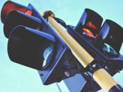В Украине могут отменить желтый сигнал светофора