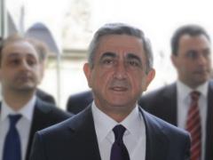 Premiere of Armenia forced to leave the post