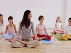 Scientists: Yoga classes should be part of the school curriculum