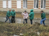 «Чтобы убирать грязь перчатки есть, а для того, чтобы лечить людей, перчаток у нас нет». Врачи свердловской больницы пожаловалис