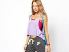 How to wear sports pants and be feminine