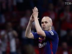 The star of  Barcelona  Iniesta said that he would leave the club and burst into tears