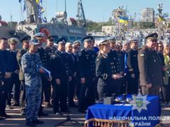 Аваков наградил командира фрегата  Гетман Сагайдачный  именным оружием