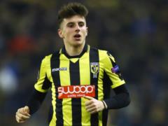 Ajax wants to hire Chelsea midfielder
