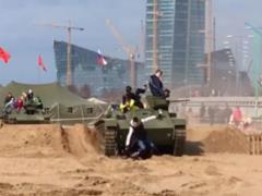 In St. Petersburg, the tank moved visitors to the exhibition