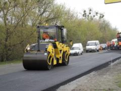 На Сумской трассе уложили 2 км нового асфальта
