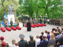 The Ukrainian military reburied under the Slav warriors who fell in the Second World War