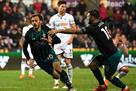 Southampton beat Swansea and is close to retaining propiska in the Premier League