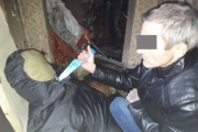 In Kachkanar, the ex-zek was stabbed to death with a knife and a screwdriver of his drinking companion. After this arson apartme