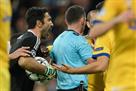 Буффон вибачився перед Олівером: Я заслуговую дискваліфікацію