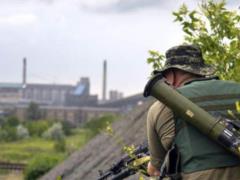 ООС: Полсотни обстрелов за сутки, один воин погиб