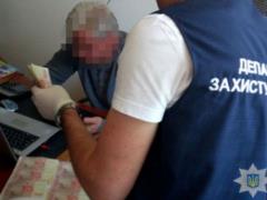 From the physician to the head of the group. Police showed bribe-takers detained in Ukraine in one day