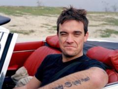 Neighboring Wars: The Legend of Led Zeppelin Page fights with Robbie Williams because of the underground pool
