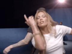 Трогательный клип Maroon 5 с Галь Гадот, Дженнифер Лопес и Ритой Орой собирает миллионные просмотры