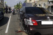 Tried to slip between the rows. On the Internet there was a video of an accident with a policeman on a motorcycle
