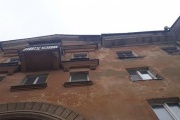In Nizhny Tagil, a fallen piece of a balcony broke the head of a pedestrian