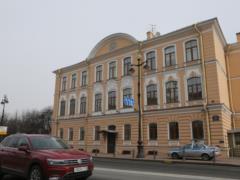 The British were kicked out of St. Petersburg because of the Violins