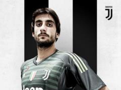 Substitution Buffon found:  Juventus  signed a contract with the goalkeeper of the Italian team