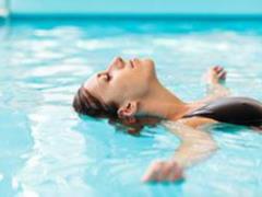 Experts called TOP-8 reasons to swim in the pool