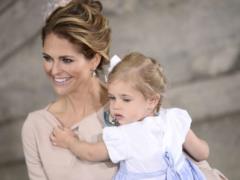 A small Swedish princess showed the children how to play the right way
