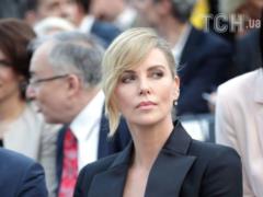 Charlize Theron resumed her romance with the star of  Big Little Lies  after a six-year hiatus - media