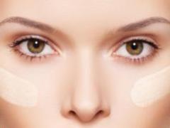 Obfuscation: how to choose a base for make-up that hides wrinkles