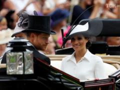 Megan Markle in a monochrome outfit first visited the legendary royal horse racing