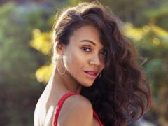 Zoe Saldana: I like to look strong