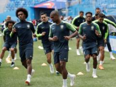 Douglas Costa s wife  drove  to the coach of Brazil because of intense training