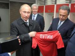 Media: in the shadow of the World Cup 2018 Putin pushes unpopular reforms