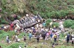 В Индии в пропасть упал пассажирский автобус, жертв очень много