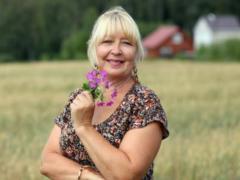 Russians promised big salaries before retirement