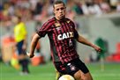 Dynamo and Shakhtar are fighting for the Brazilian defender - Globo