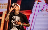 Rihanna s ex-boyfriend Chris Brown was detained after the concert