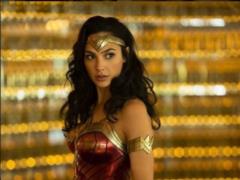 Superhero in reality: Gal Gadot in the image of  Wonder Woman  visited a children s hospital