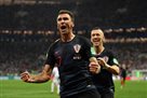 Effenberg: Manjukic is 10 times better than Neimar
