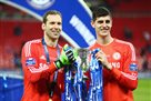 Chelsea ready to replace Courtois in Cech or Schmajhel