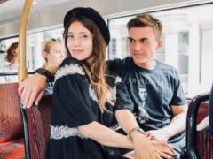 Regina Todorenko confirmed the relationship with the Russian singer and lighted up her pregnant belly