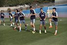 13 people from the second team of Barcelona train with the base