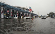 Bad weather in Kiev: Zhulyany airport flooded with rain