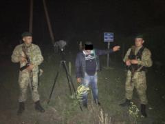 Kharkov border guards caught a Russian, who, under cover of night, made his way deep into Ukraine