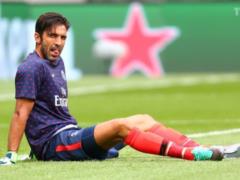 Buffon showed his singing talents and thwarted applause during the dedication to the PSG