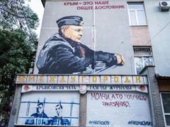 В оккупированном Крыму нарисовали Сенцова и Кольченко