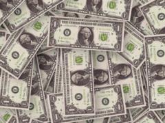Дорожающий доллар усилил инфляцию в России