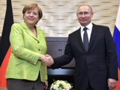 Putin and Merkel prepare a statement