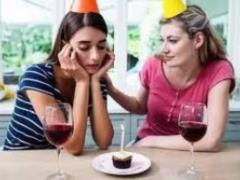 Даже если вам немного за 30: ученые рассказали, кого макияж старит, а кого - нет
